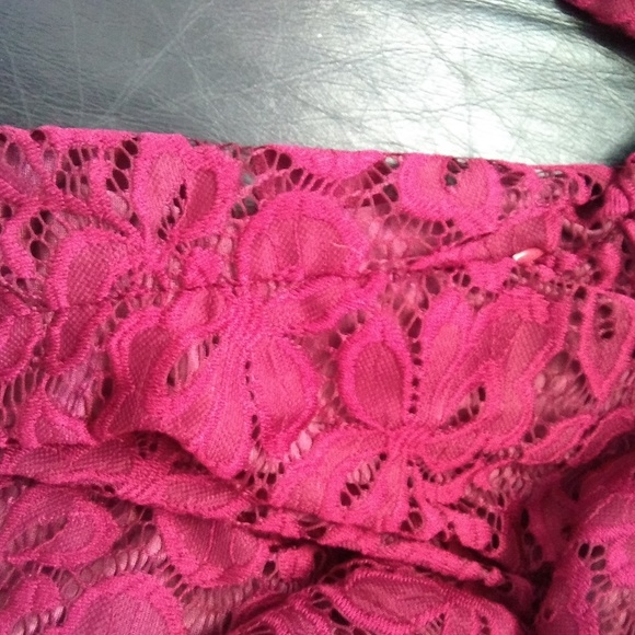 EUC Red Lacey Off Shoulder Top with Side Zipper Excellent Condition Size 10 - Picture 4 of 6